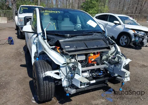 2024 Tesla Model Y Long Range Dual Motor All-Wheel Drive из США, поврежденный, VIN 7SAYGAEEXRF208493